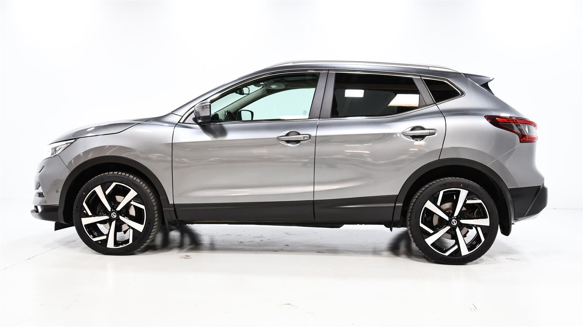 Grå Nissan Qashqai fra 2018