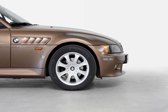 Brun BMW Z3 fra 1999