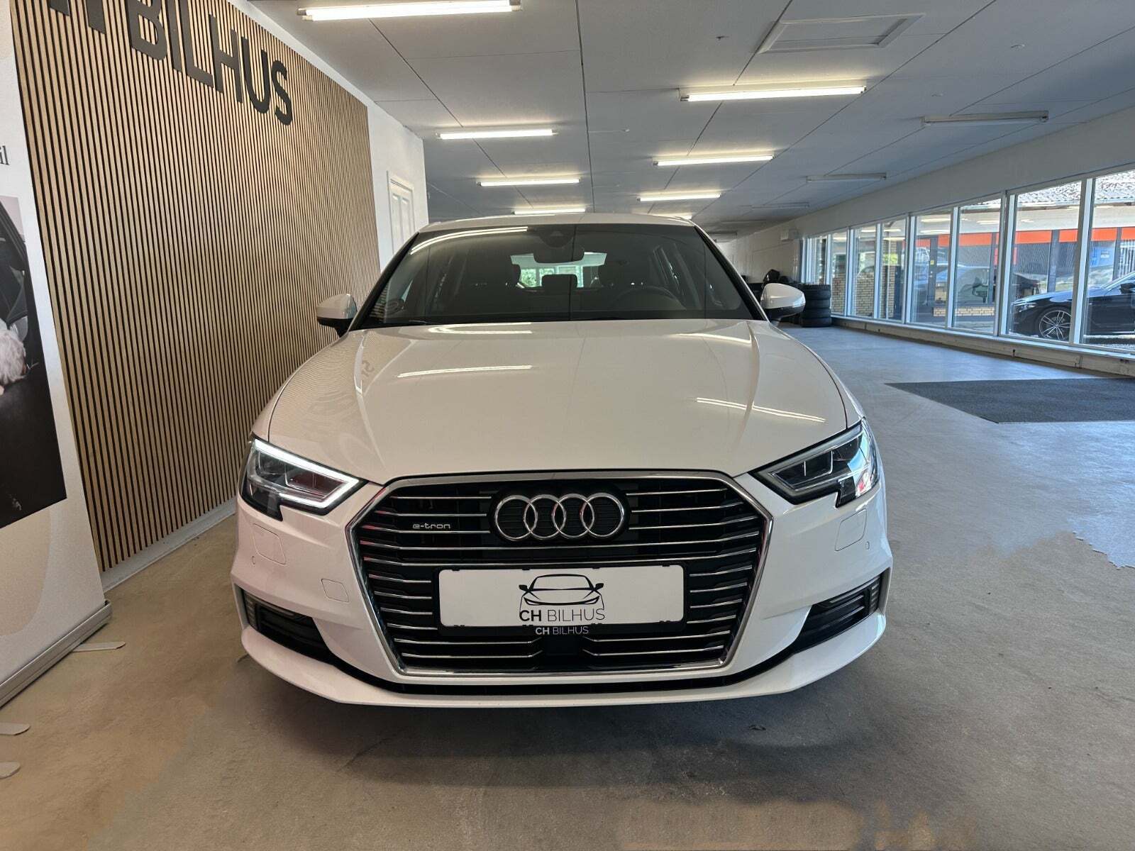 Hvid Audi A3 fra 2017