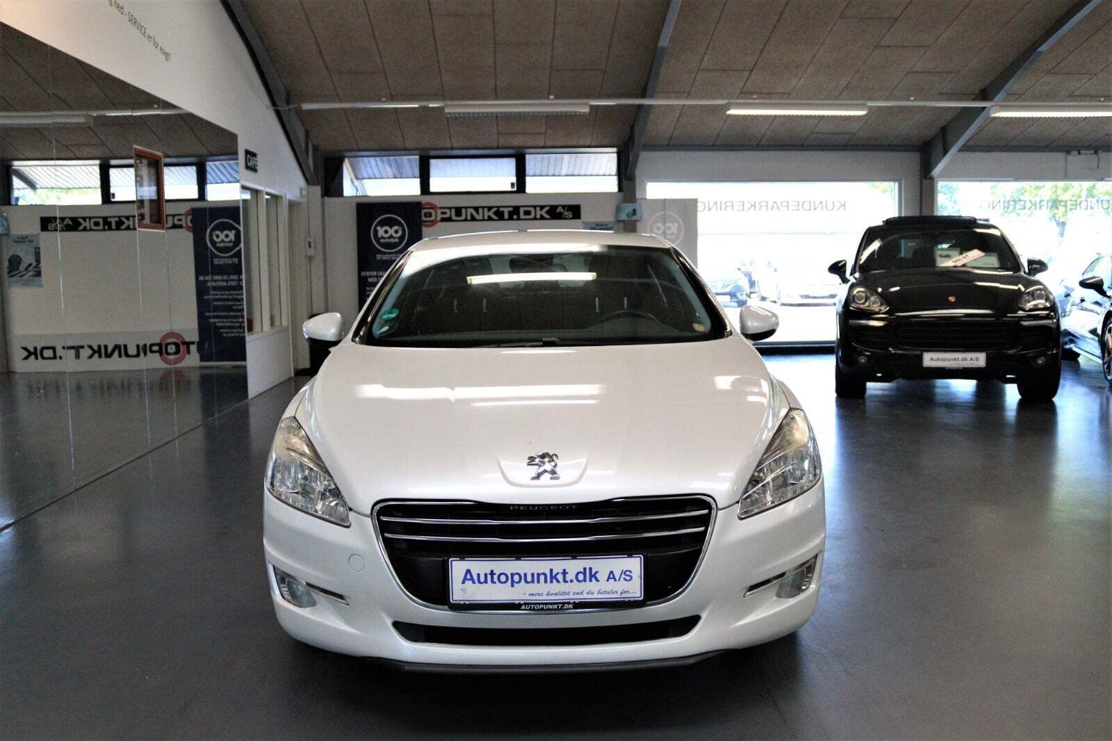 Hvid Peugeot 508 fra 2012