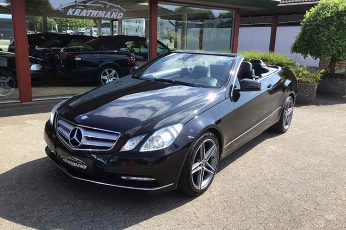 Grå Mercedes E200 fra 2012