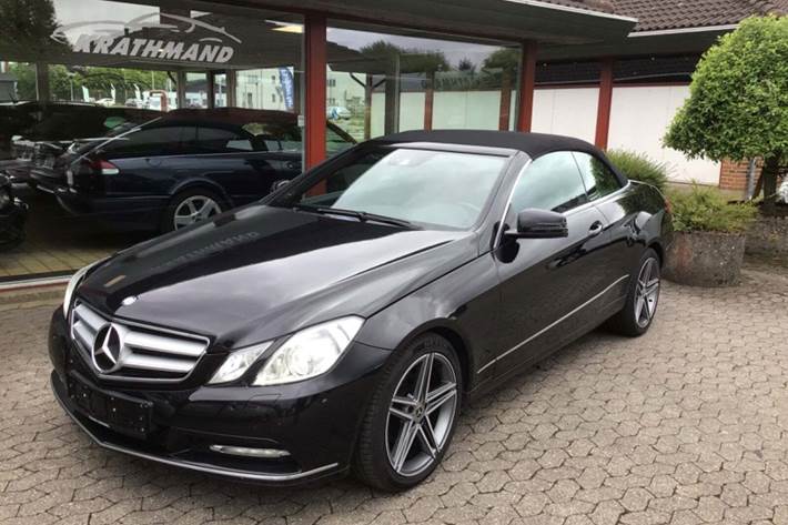 Grå Mercedes E200 fra 2012