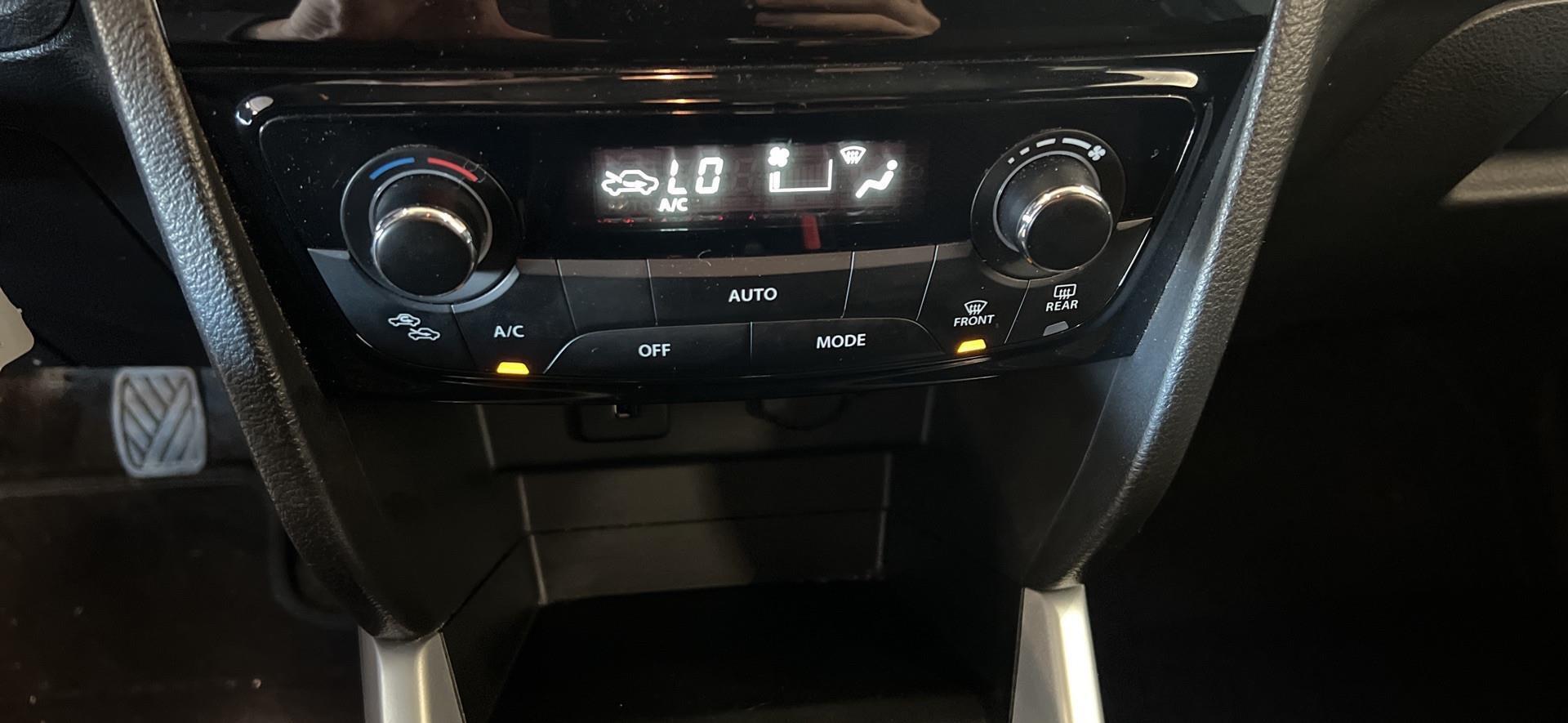 Sort Suzuki Vitara fra 2015