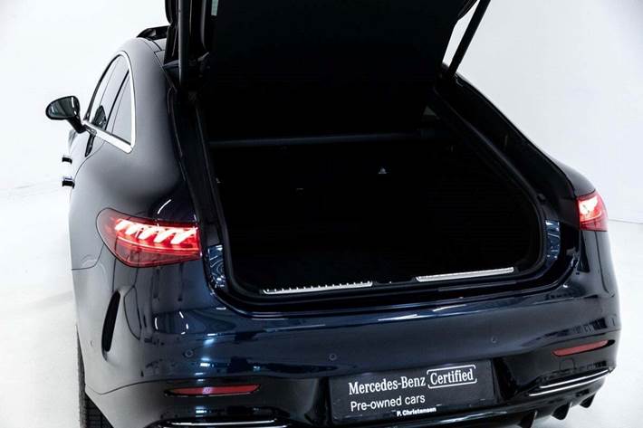 Blå Mercedes EQS450+ fra 2022