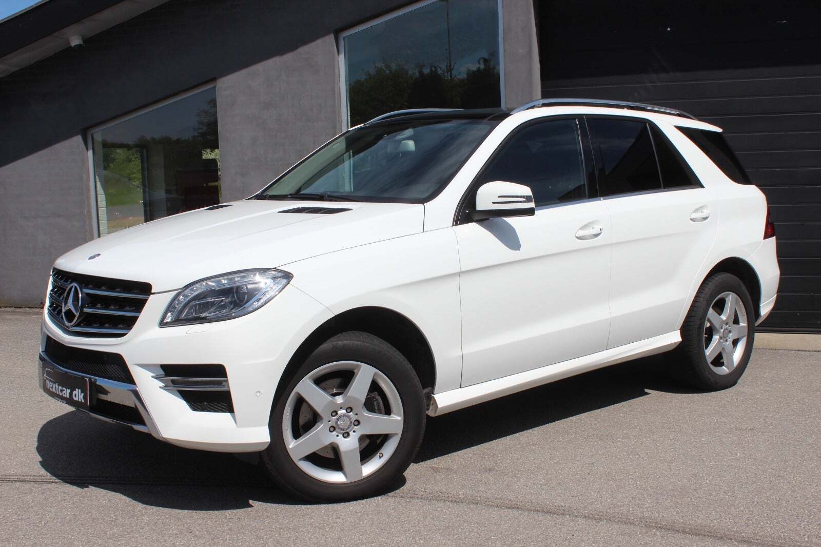 Hvid Mercedes ML350 fra 2015
