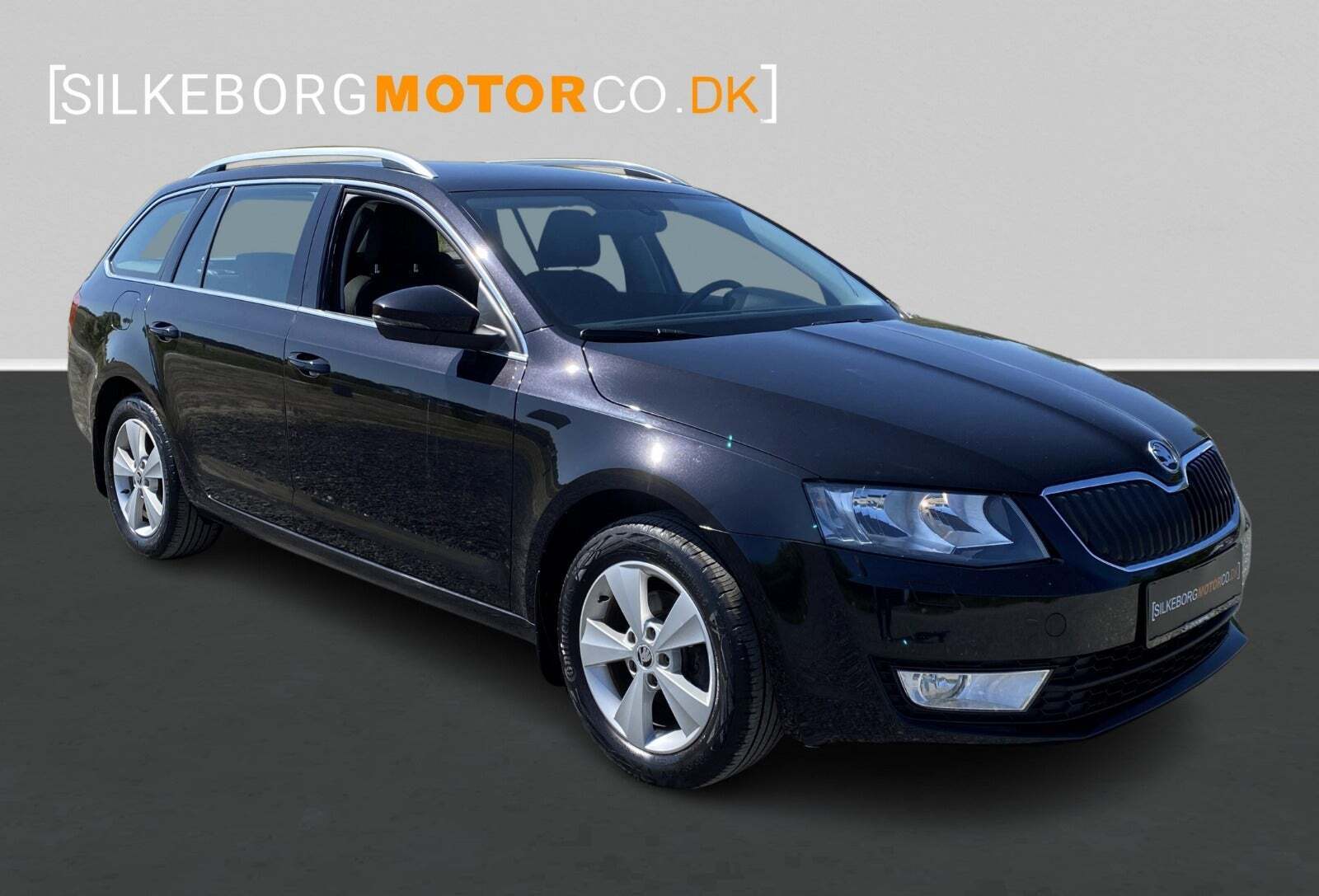 Grå Skoda Octavia fra 2014