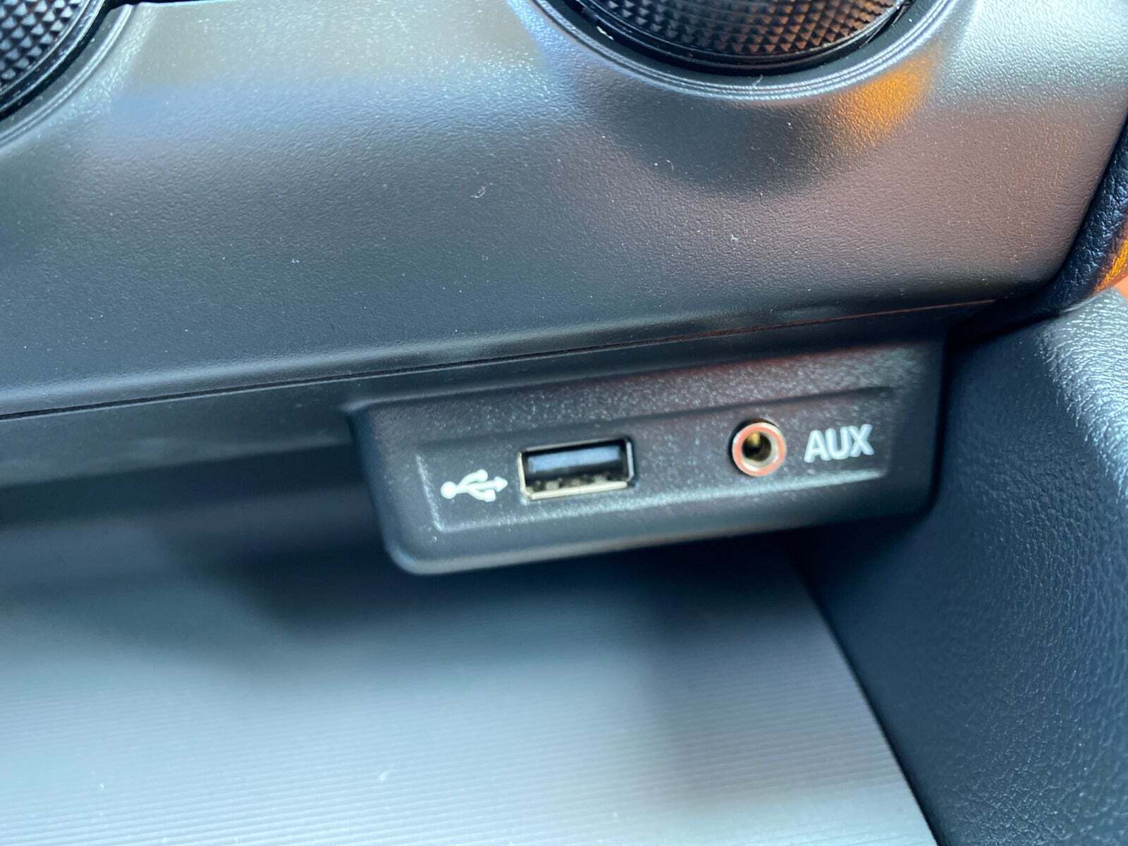 Grå Skoda Octavia fra 2014