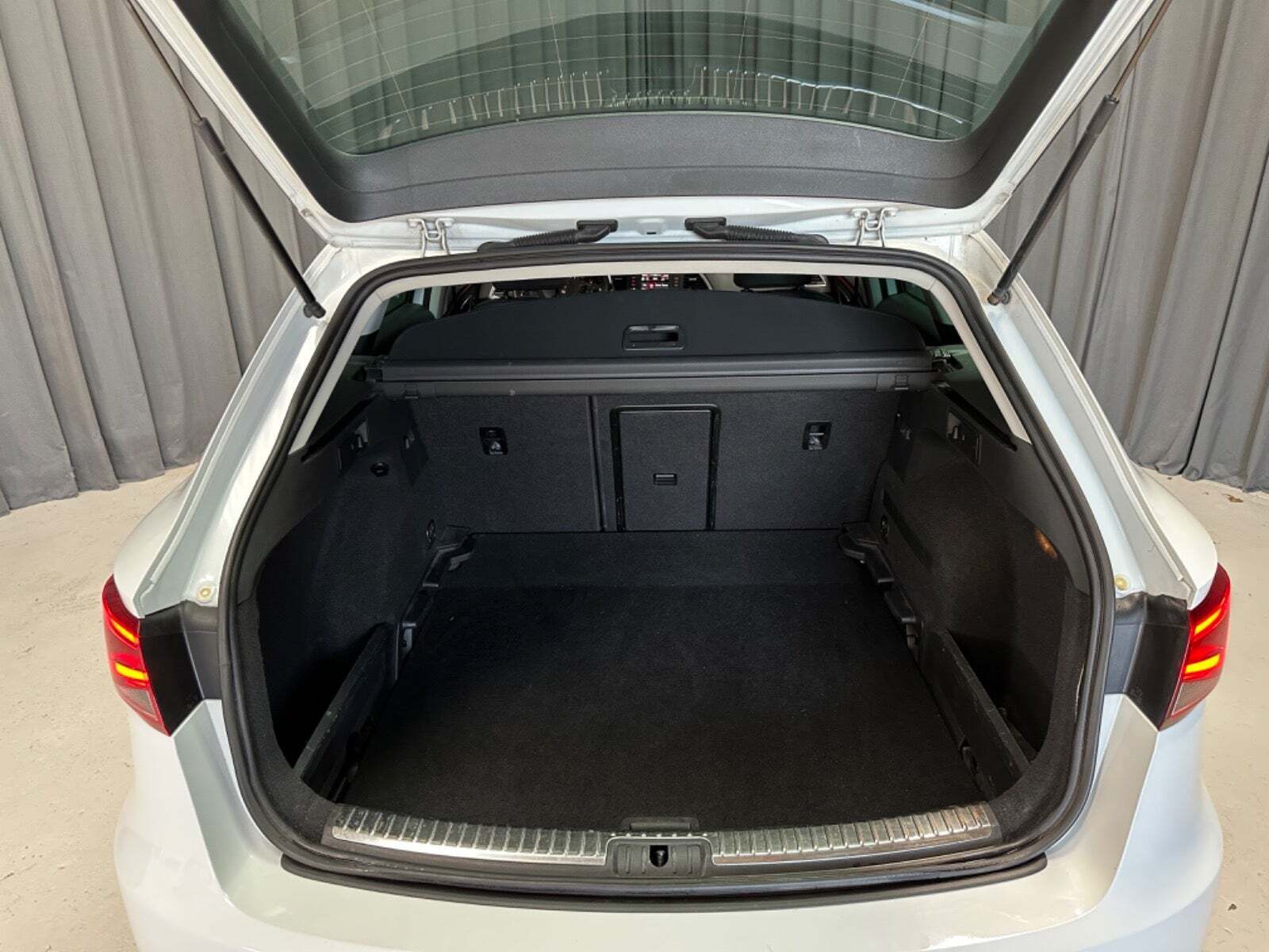 Hvid Seat Leon fra 2015