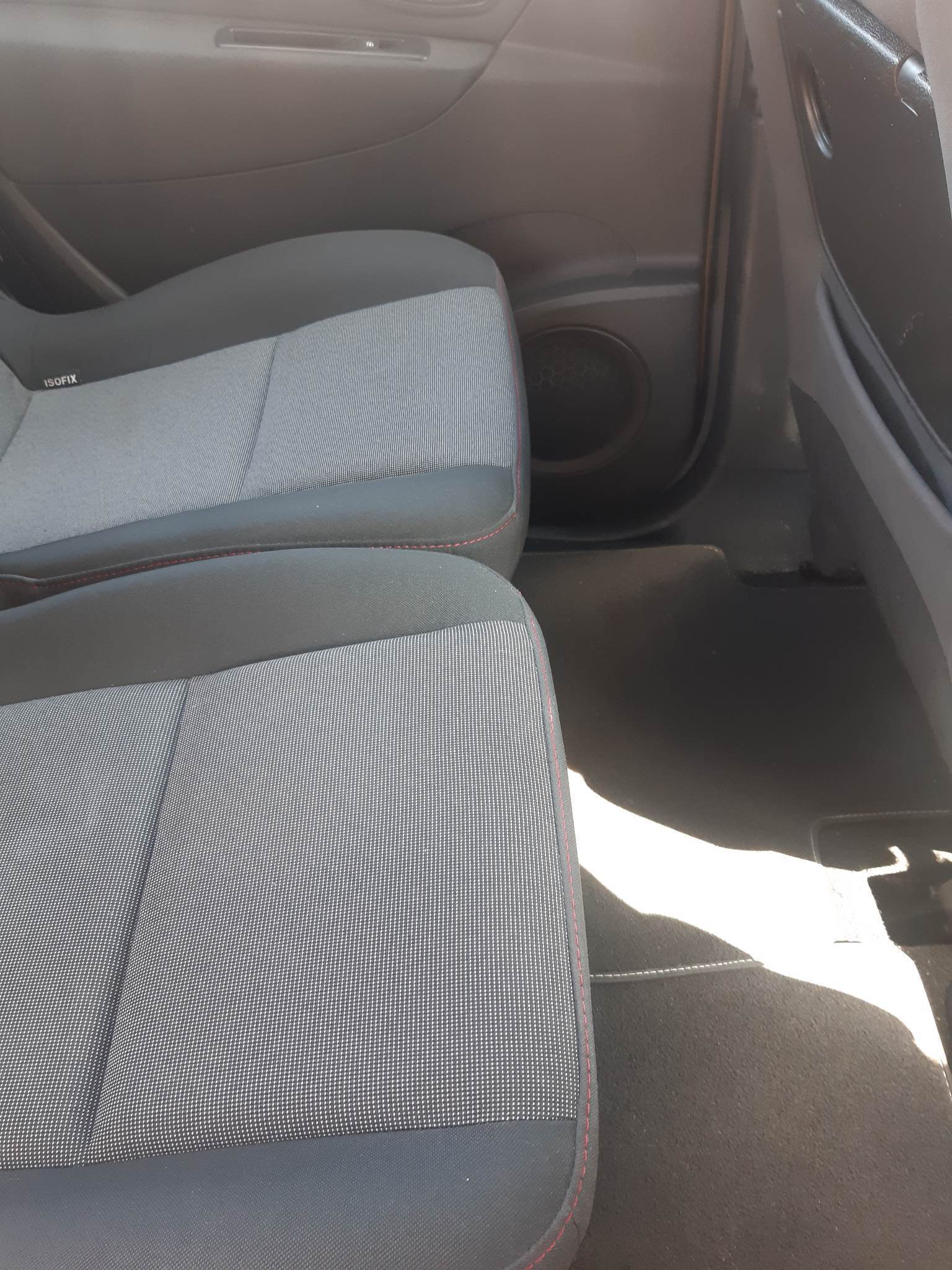 Grå Renault Scenic III fra 2012