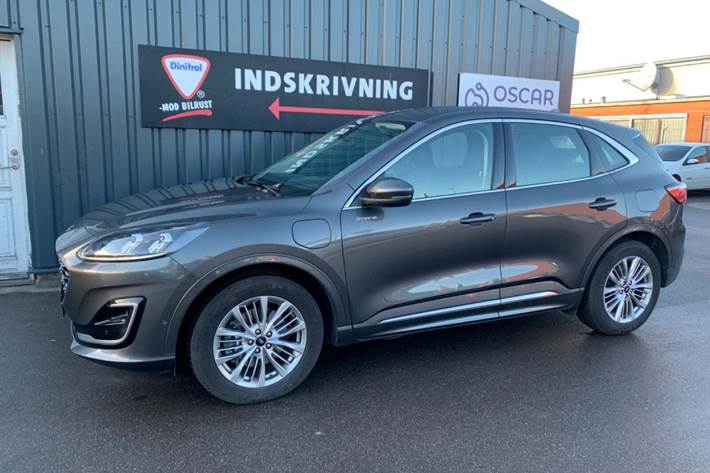 Grå Ford Kuga fra 2020