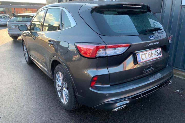 Grå Ford Kuga fra 2020