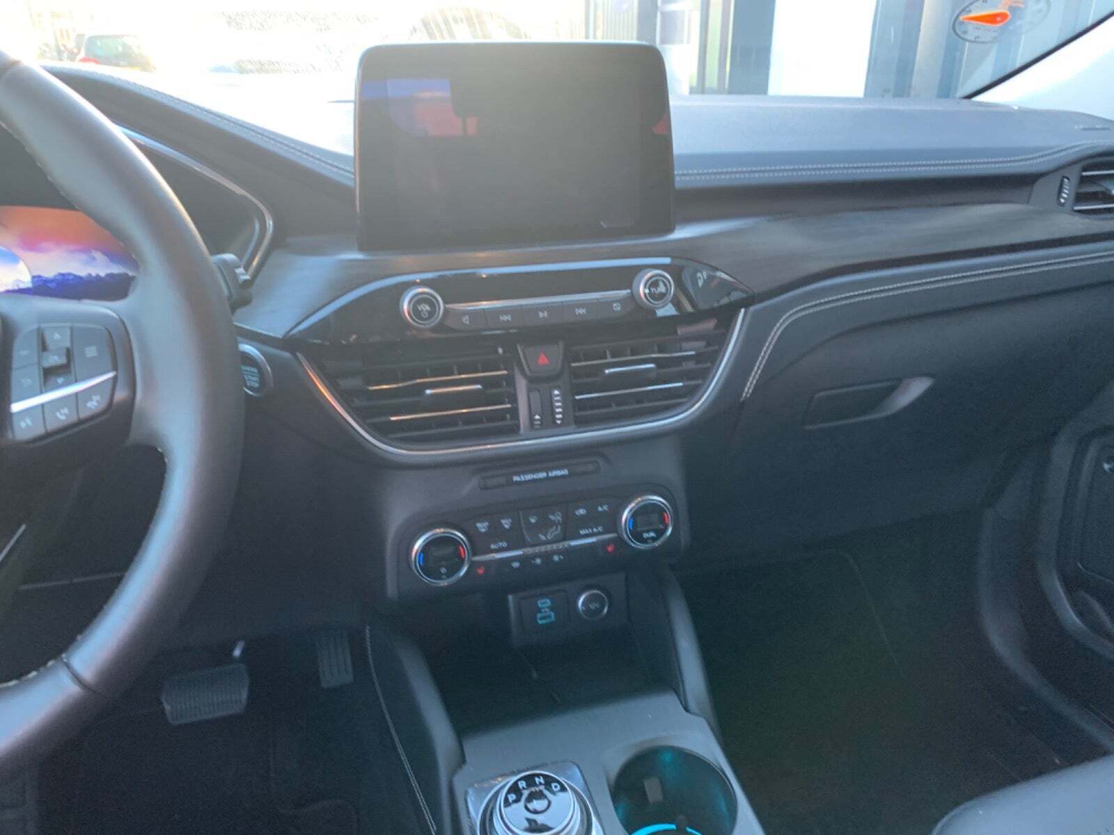 Grå Ford Kuga fra 2020