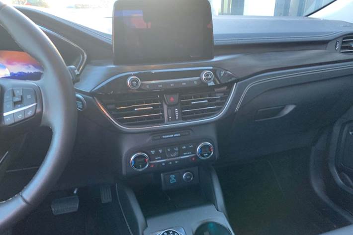 Grå Ford Kuga fra 2020