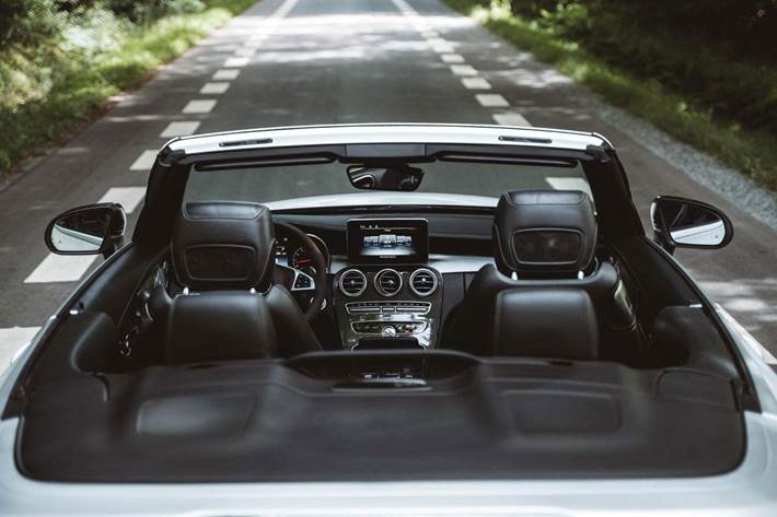 Hvid Mercedes C43 fra 2017