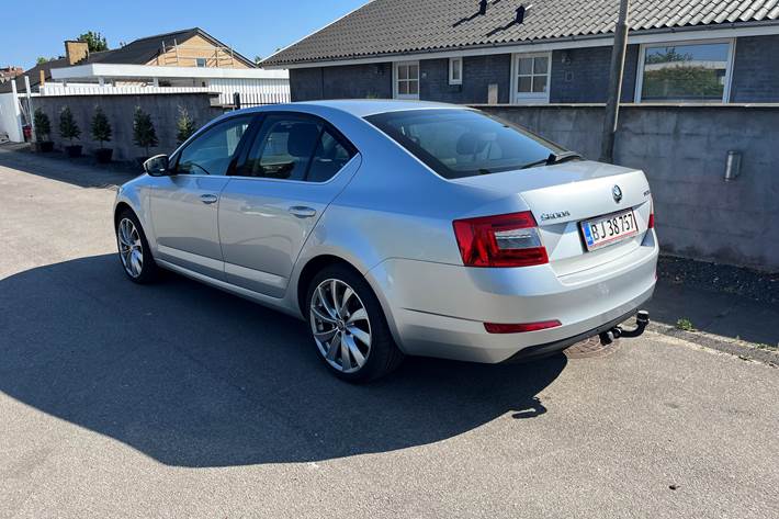 Sølv Skoda Octavia fra 2016