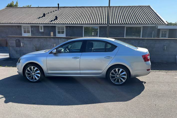 Sølv Skoda Octavia fra 2016