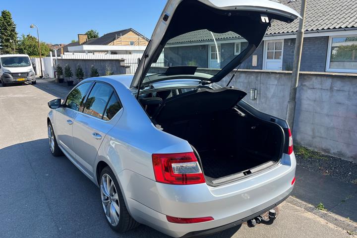 Sølv Skoda Octavia fra 2016