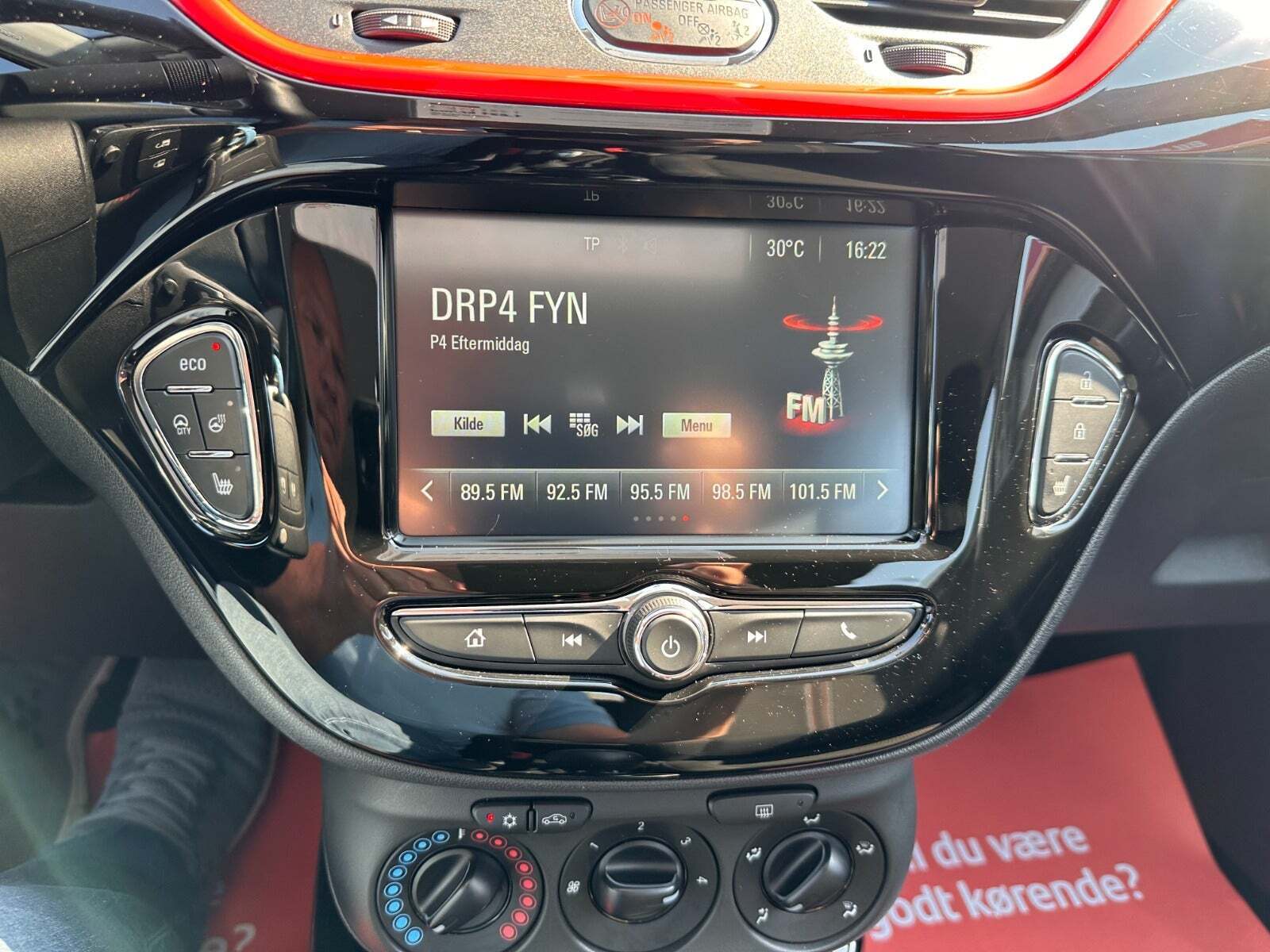 Grå Opel Corsa fra 2016