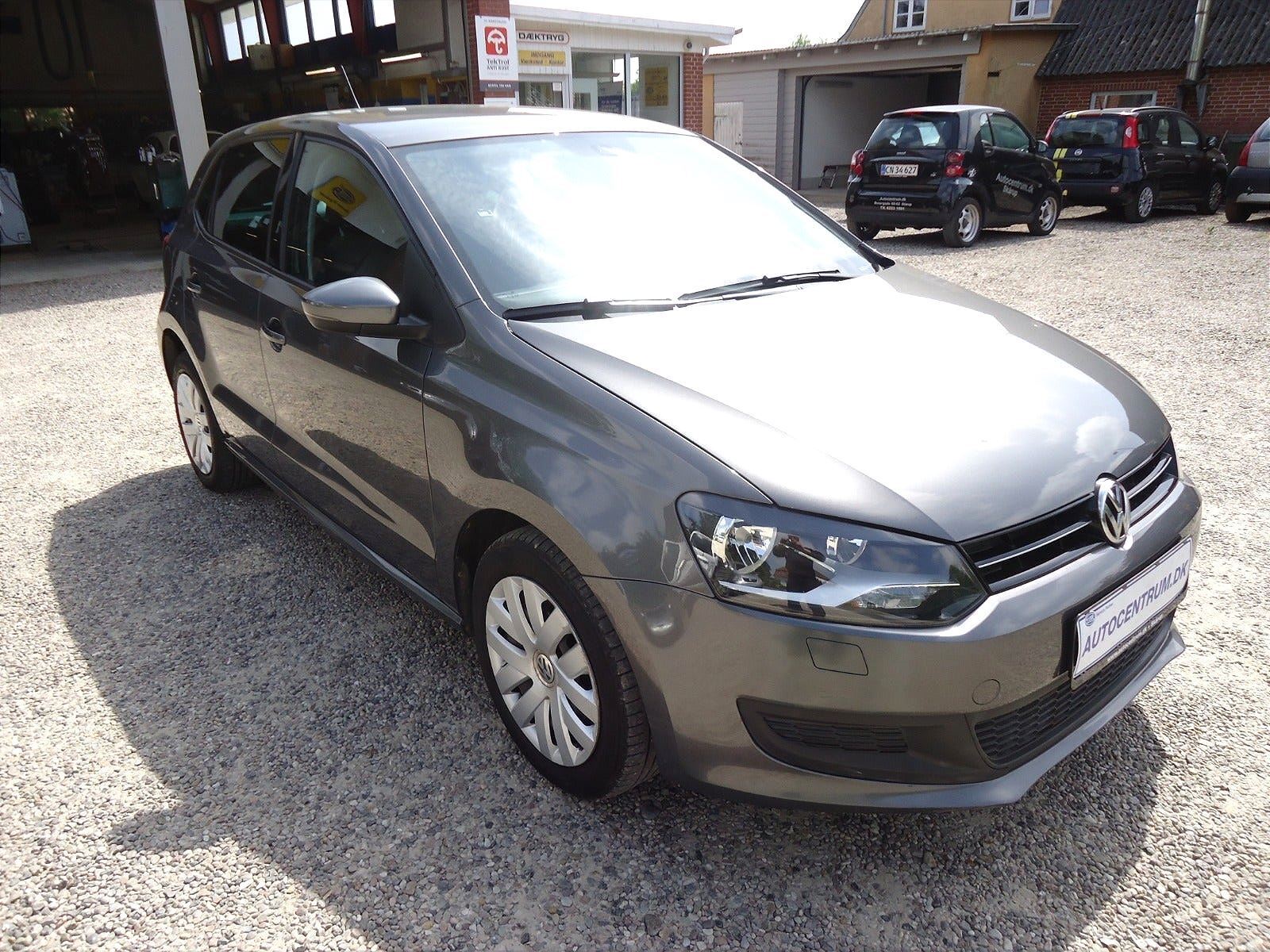 Grå VW Polo fra 2013