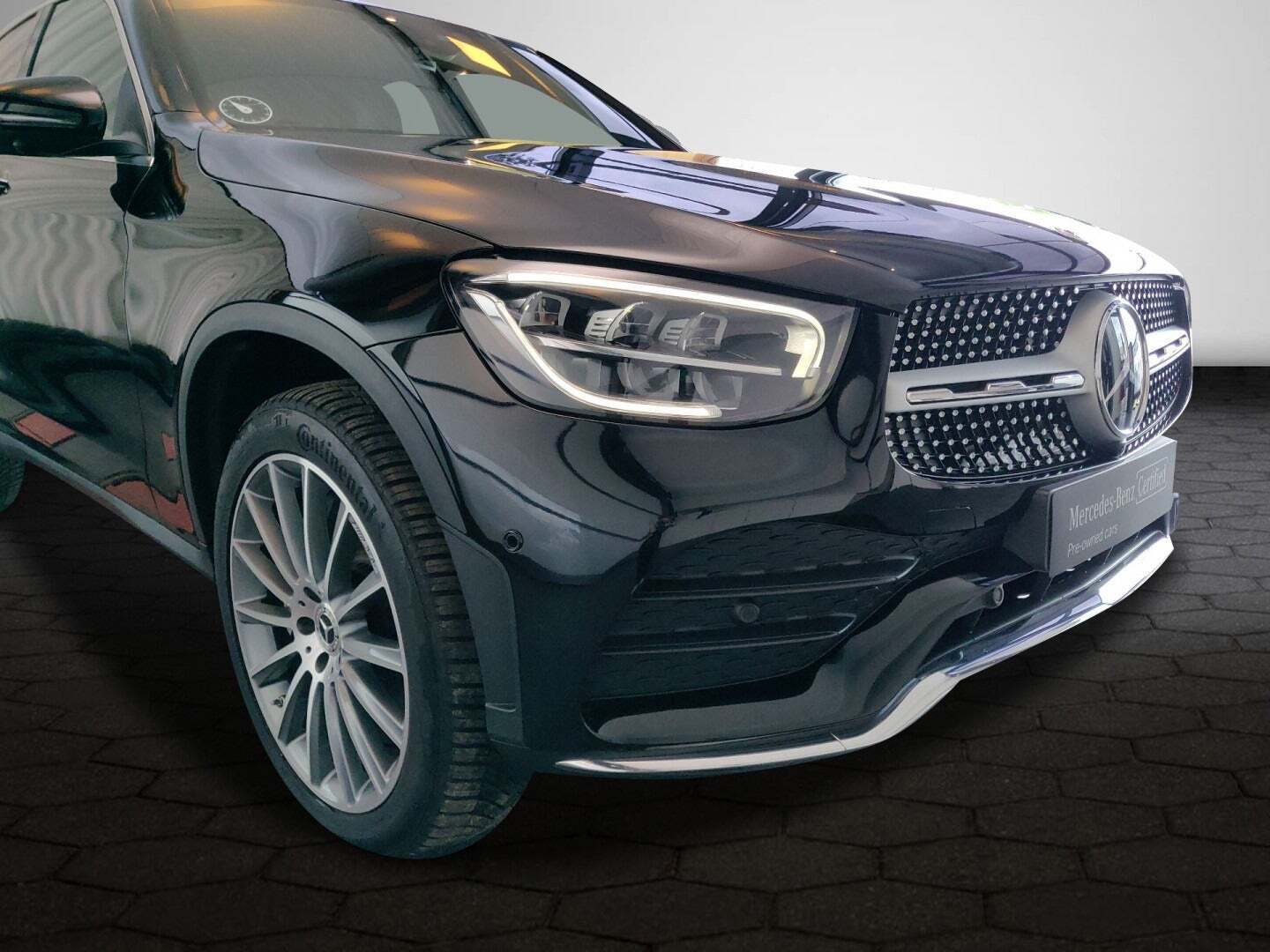 Sort Mercedes GLC300 de fra 2022