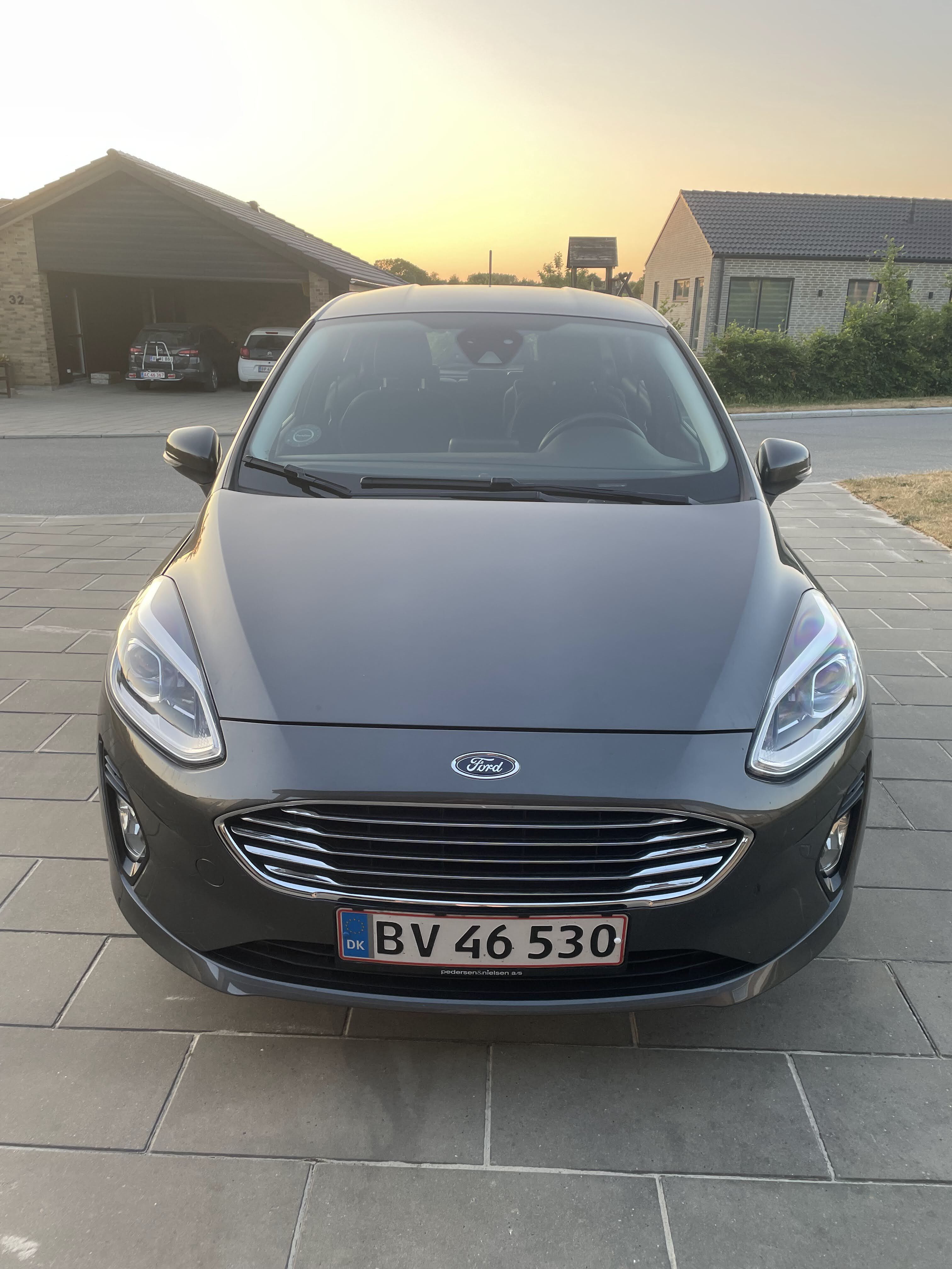 Grå Ford Fiesta fra 2017
