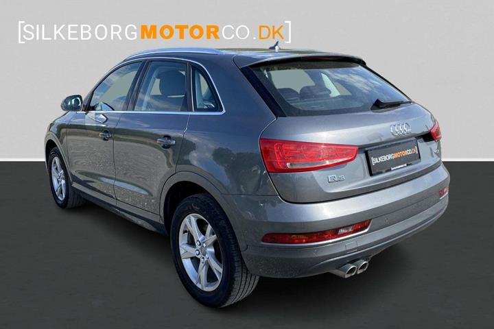 Grå Audi Q3 fra 2017