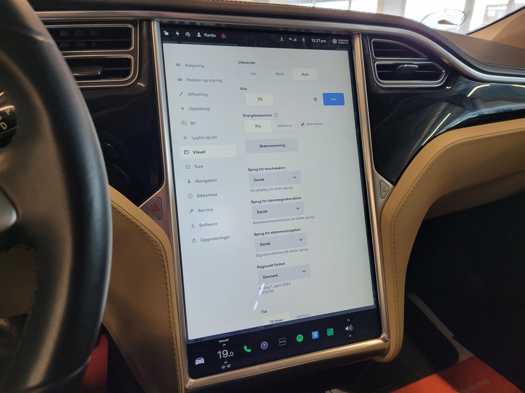 Blå Tesla Model S fra 2013