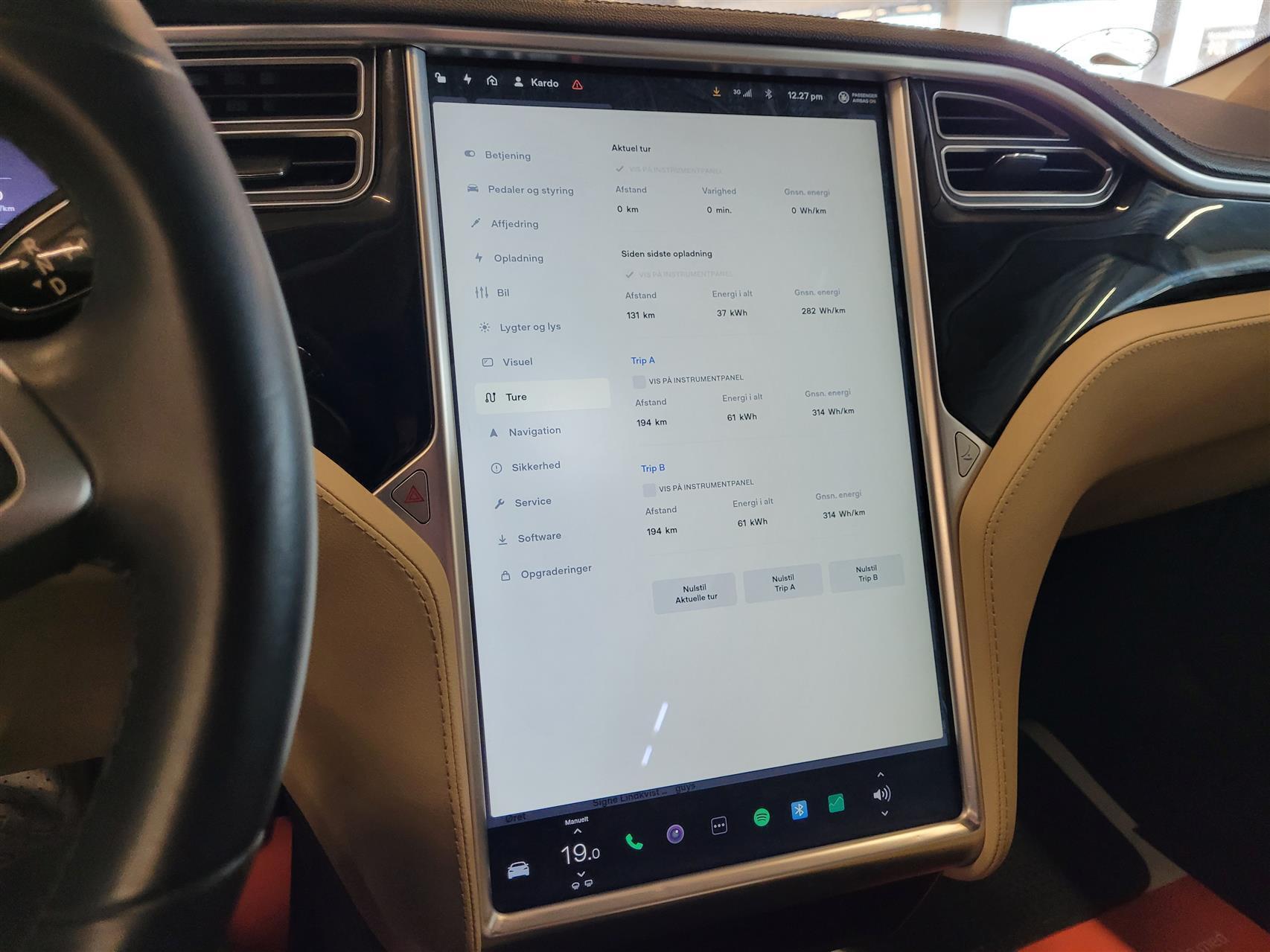 Blå Tesla Model S fra 2013