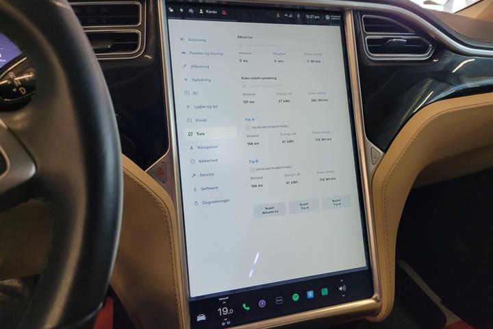 Blå Tesla Model S fra 2013