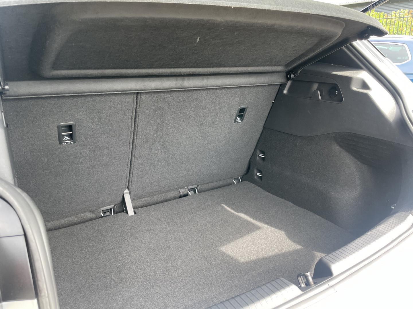 Sølv Cupra Born fra 2022