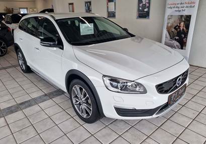 Volvo V60 CC 2,0 D3 150 Momentum