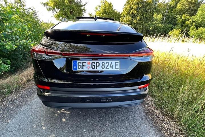 Sort Audi Q4 e-tron fra 2022