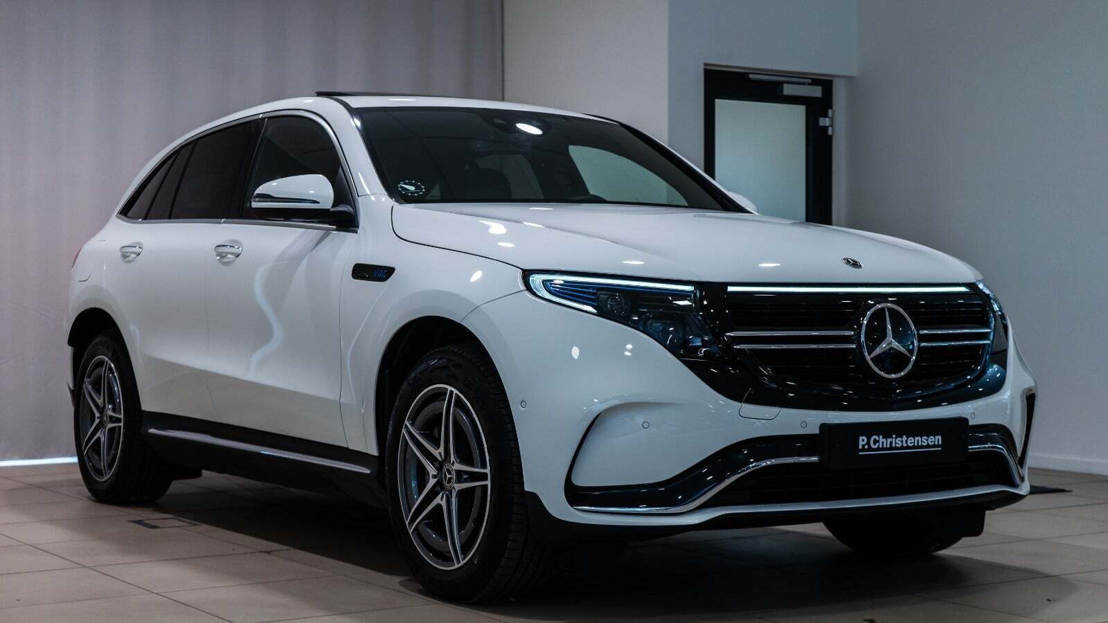 Hvid Mercedes EQC400 fra 2023