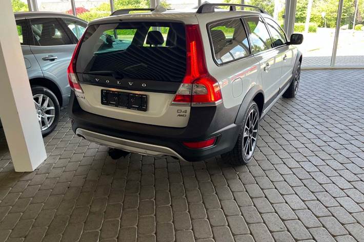 Hvid Volvo XC70 fra 2016