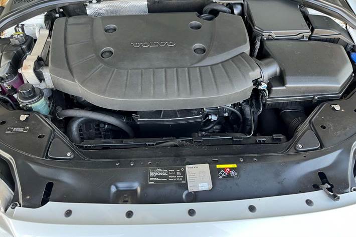 Hvid Volvo XC70 fra 2016
