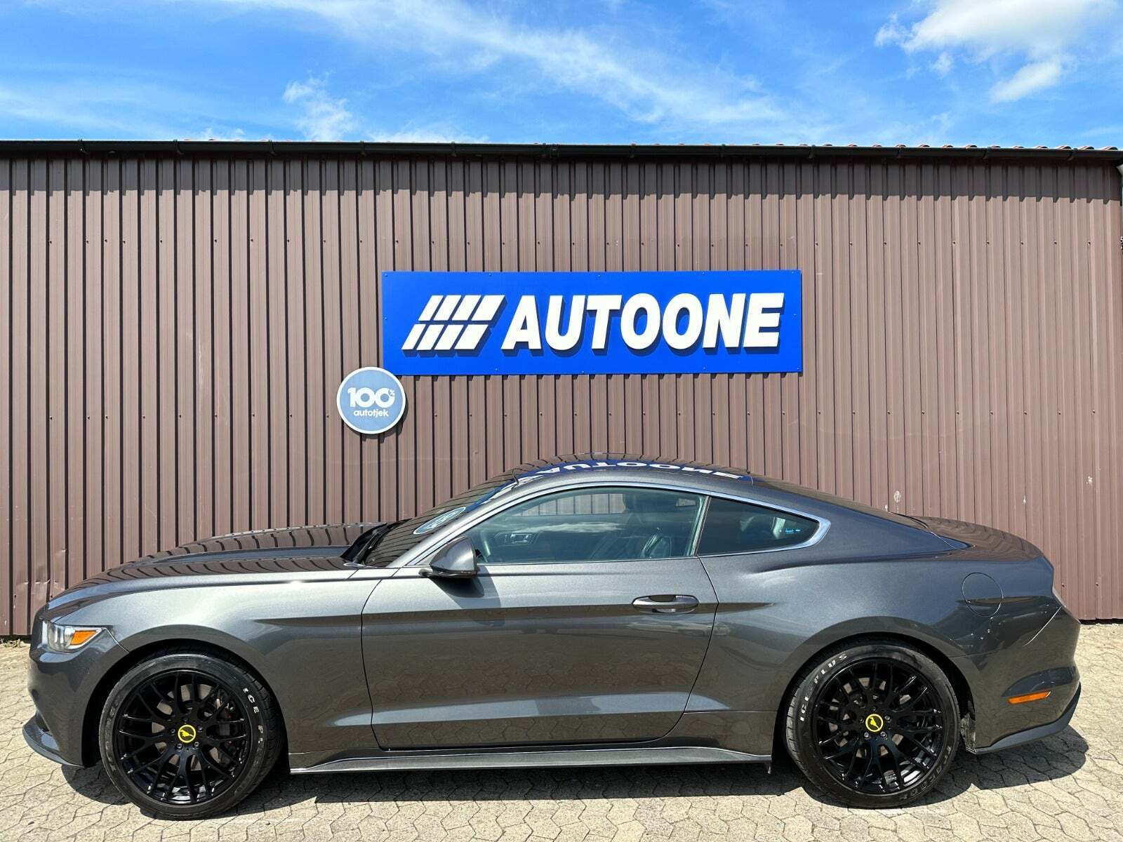 Grå Ford Mustang fra 2015