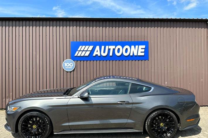 Grå Ford Mustang fra 2015