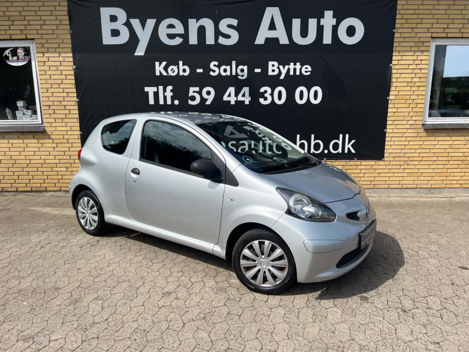 Grå Toyota Aygo fra 2006