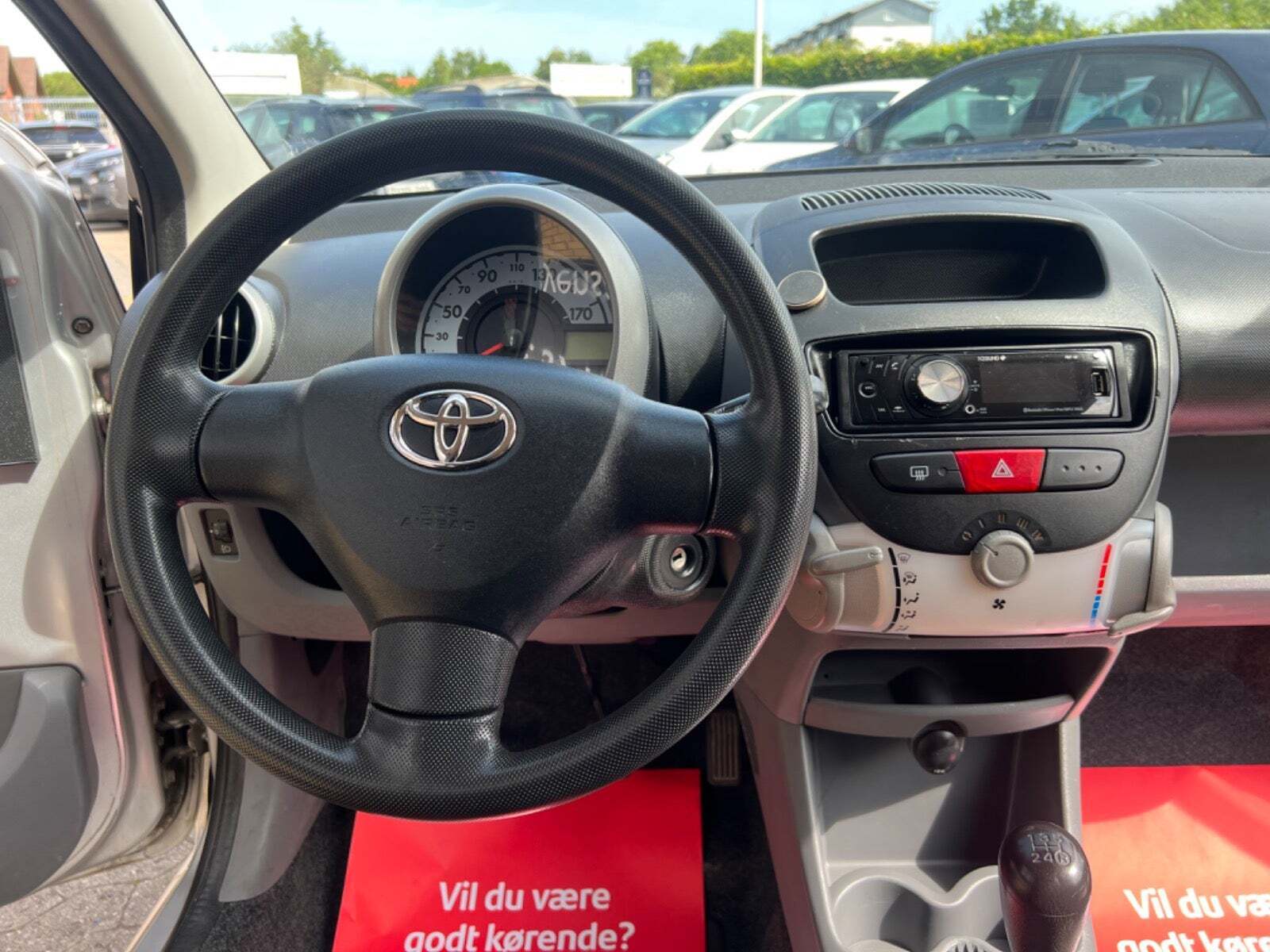 Grå Toyota Aygo fra 2006
