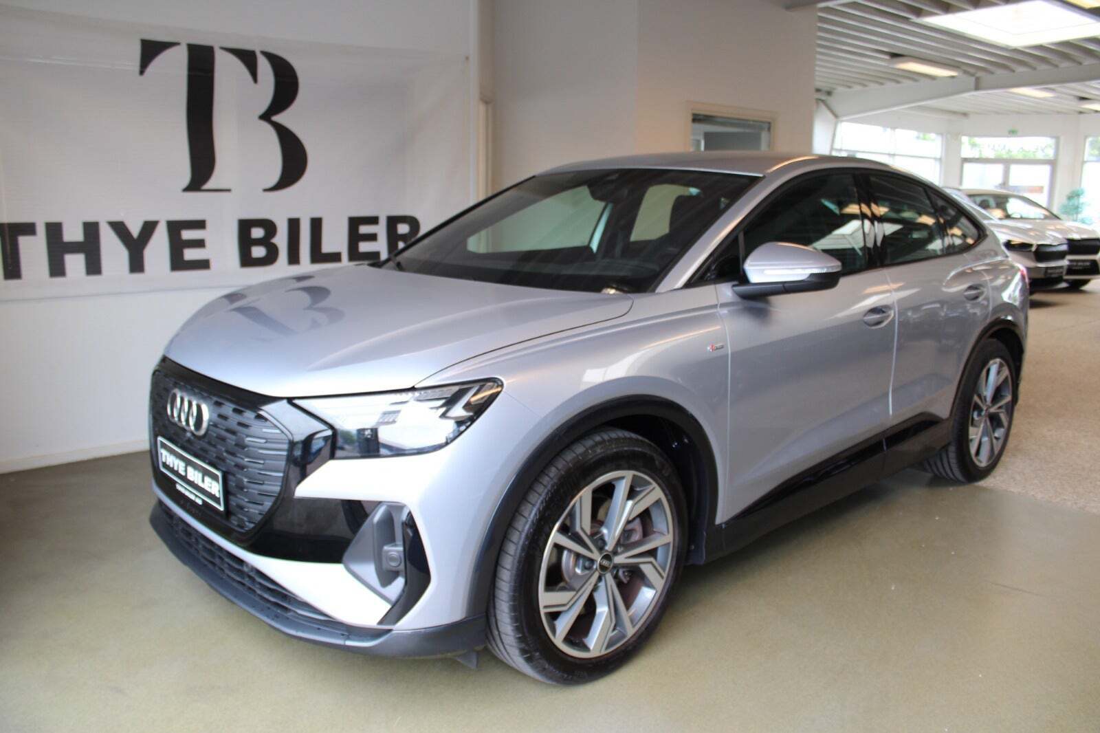 Grå Audi Q4 e-tron fra 2022