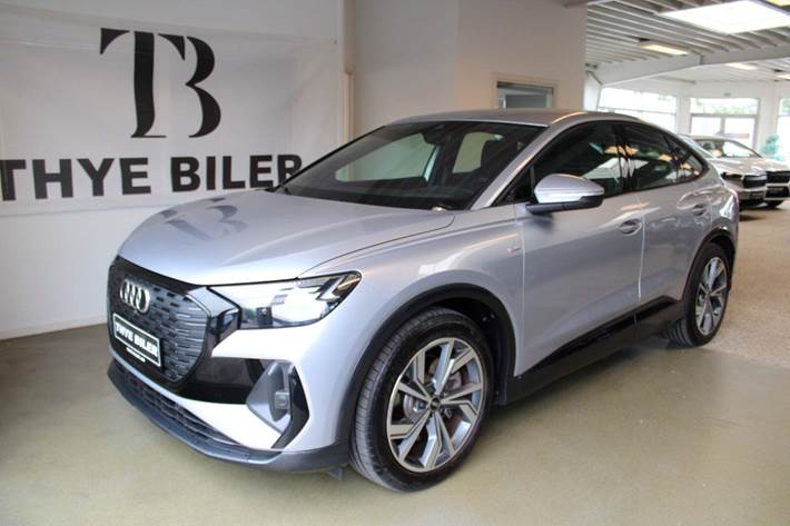 Grå Audi Q4 e-tron fra 2022