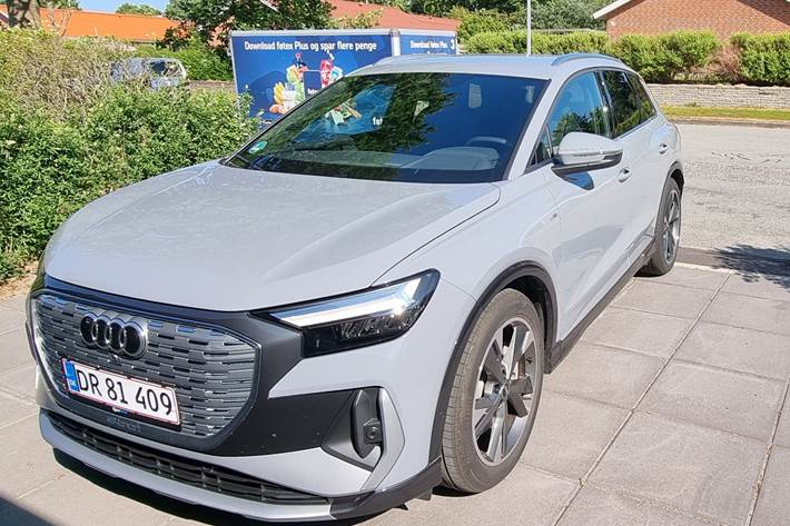 Grå Audi Q4 fra 2022