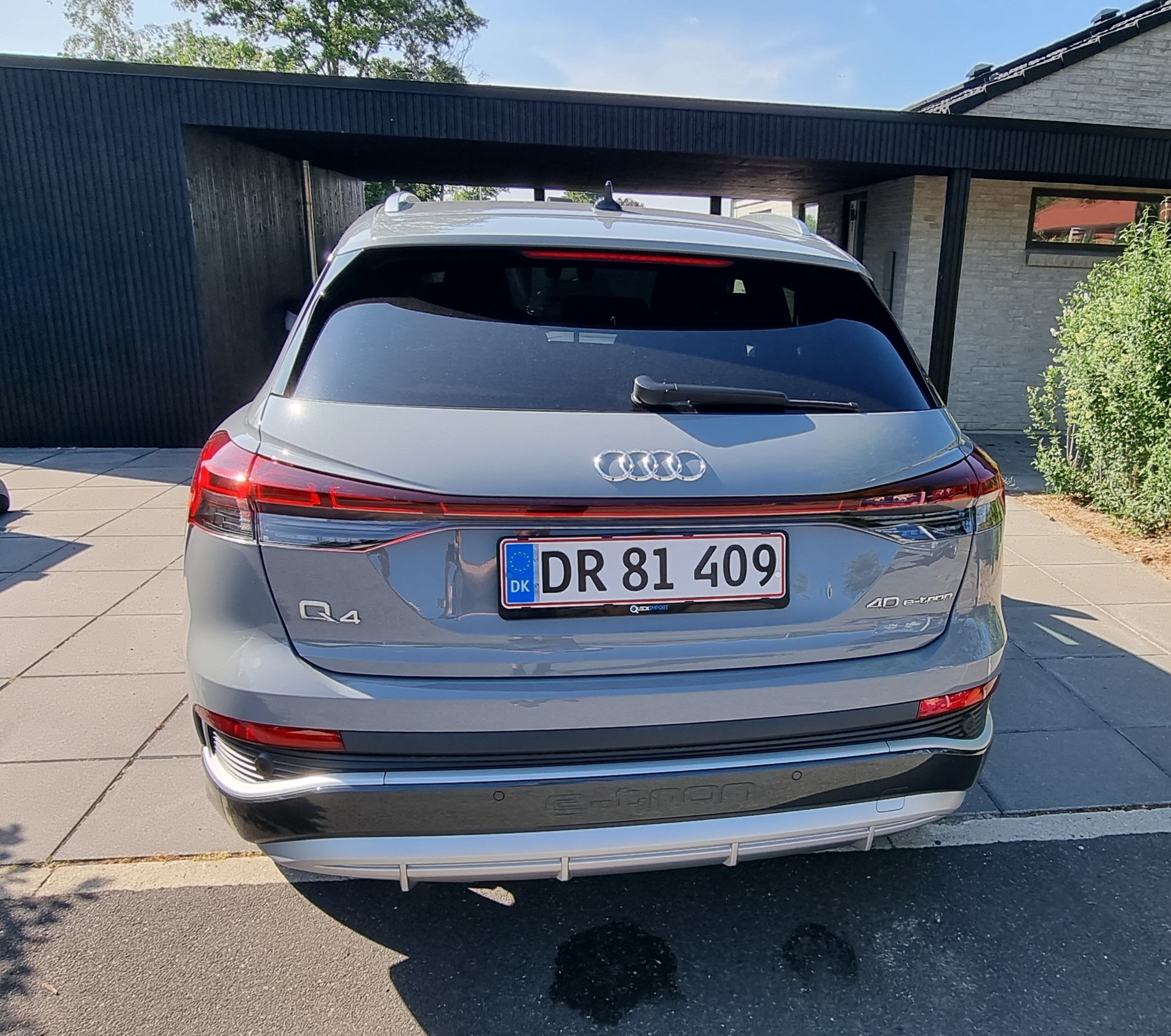 Grå Audi Q4 fra 2022