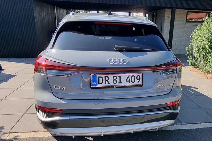 Grå Audi Q4 fra 2022