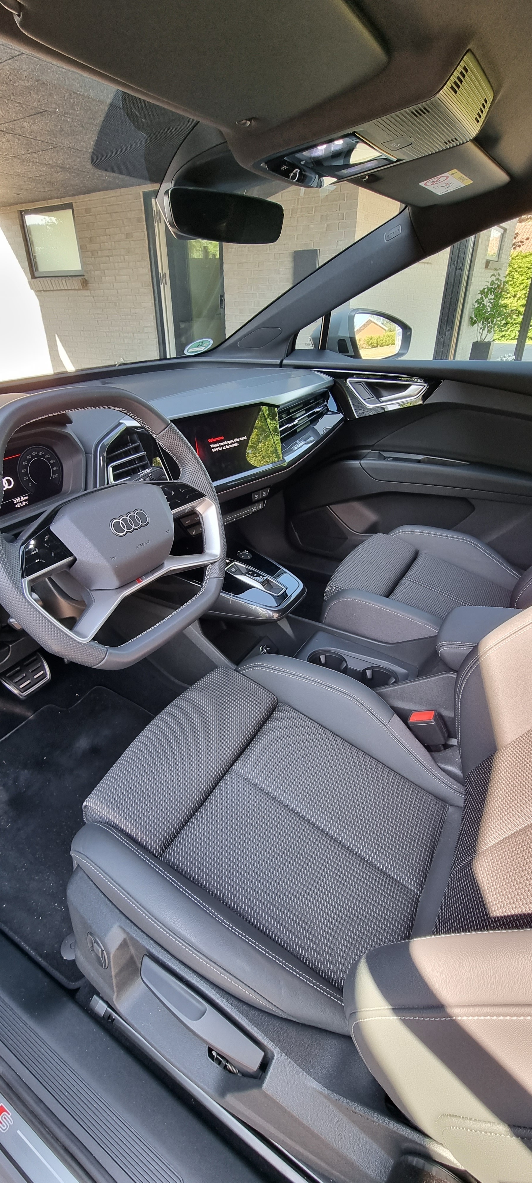Grå Audi Q4 fra 2022