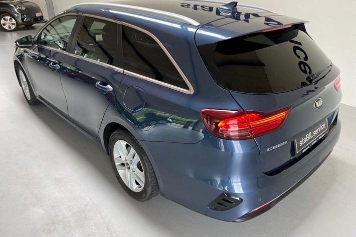 Blå Kia Ceed fra 2019