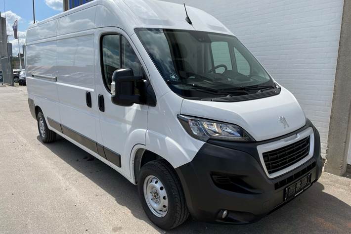 undefined Peugeot Boxer 335 fra 2023 set udefra