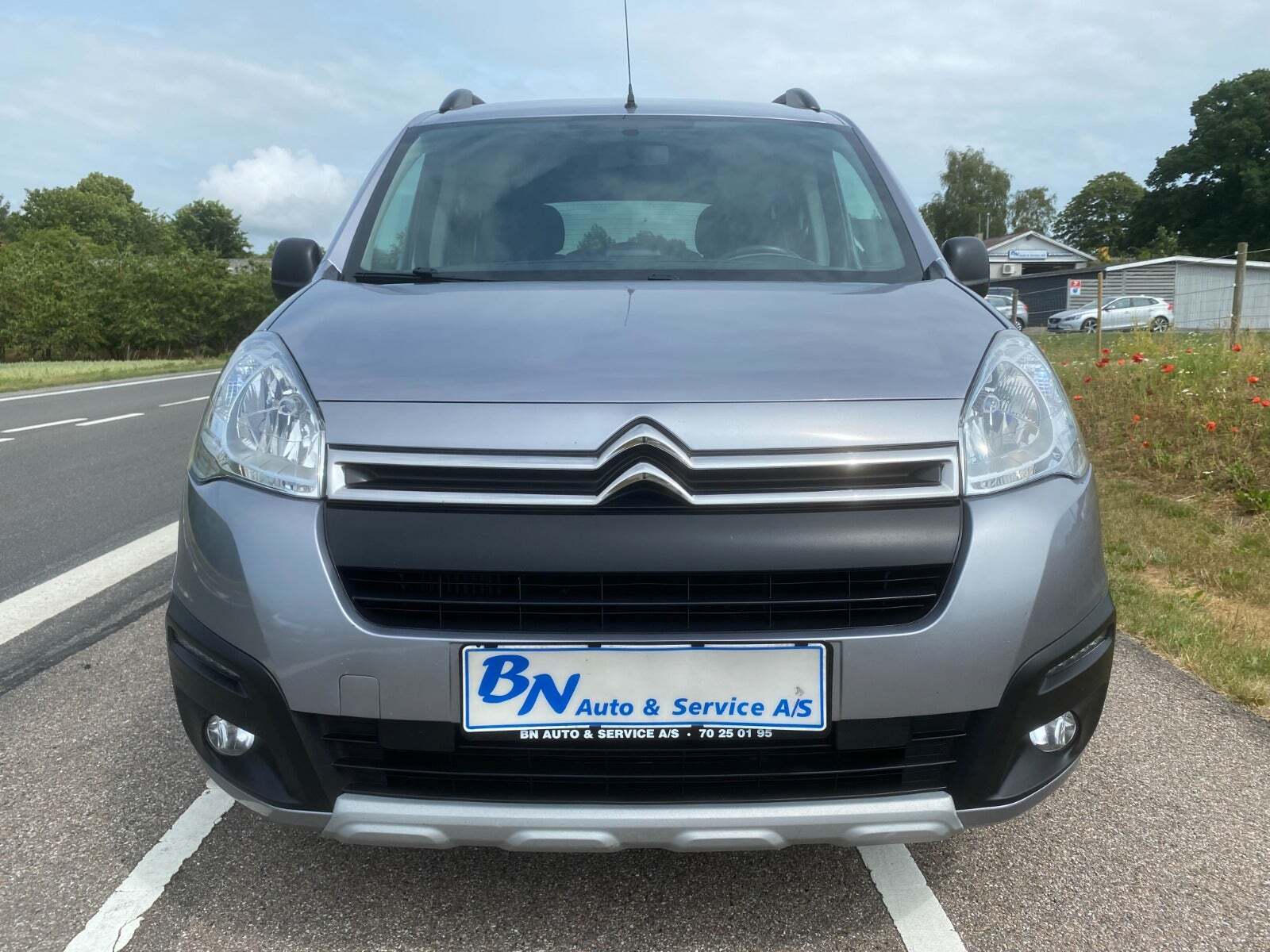 Grå Citroën Berlingo fra 2017