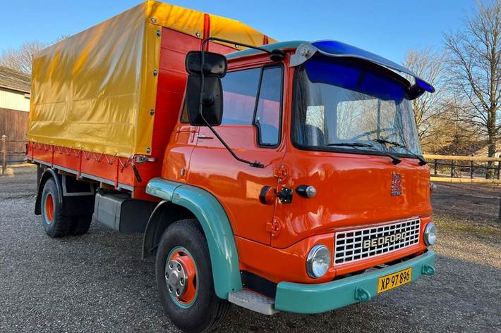 Orange Bedford TK860 fra 1977