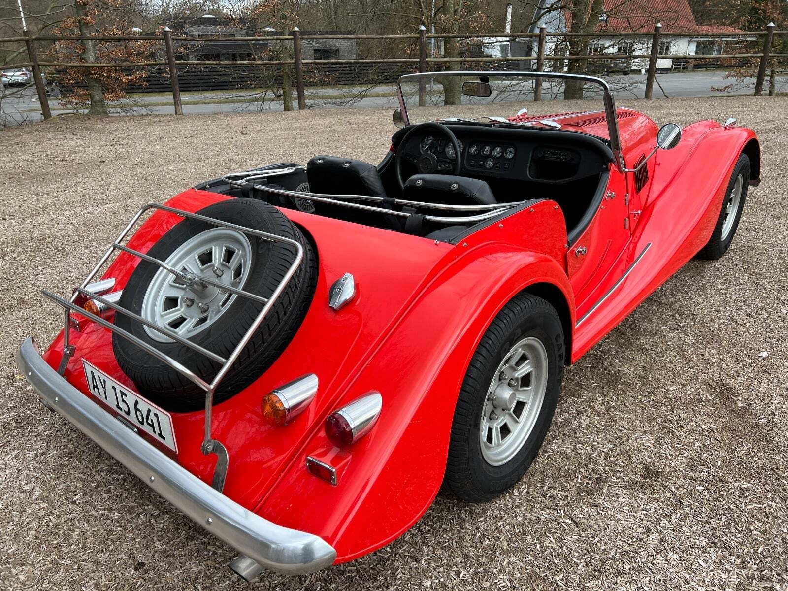 Rød Morgan Plus 8 fra 1977